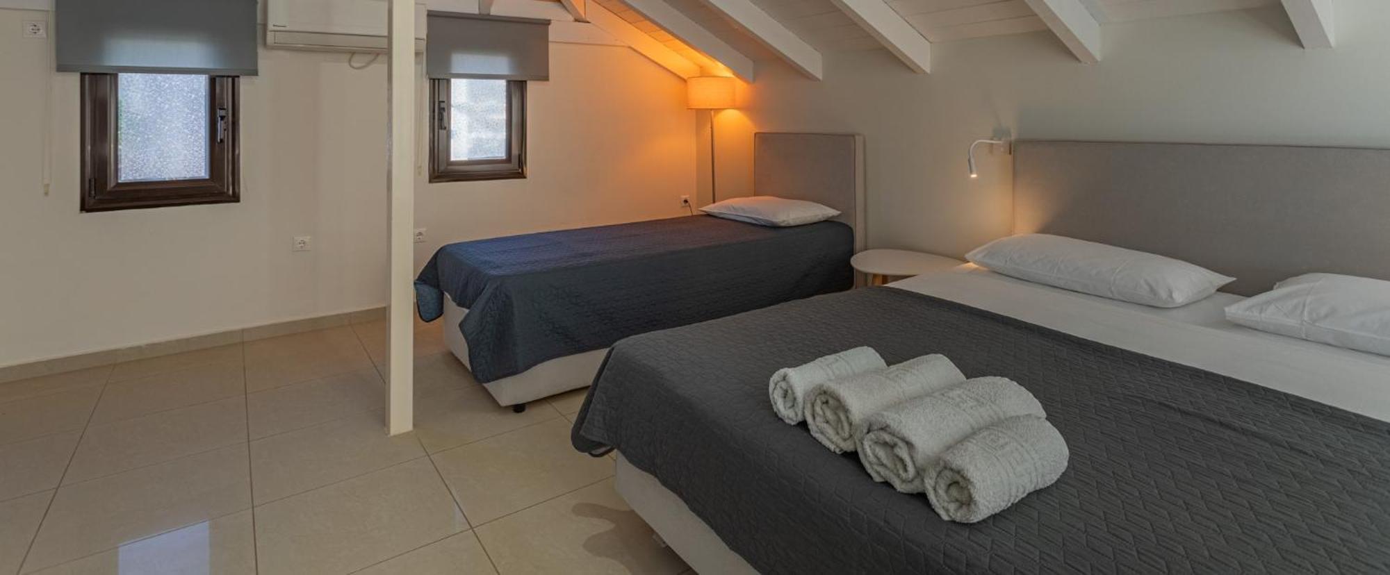 Blue Lagoon Suites At Stoúpa Exterior foto